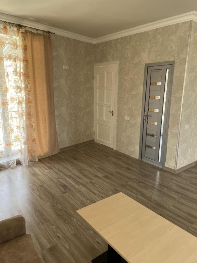Armani Guest House Martuni Экстерьер фото