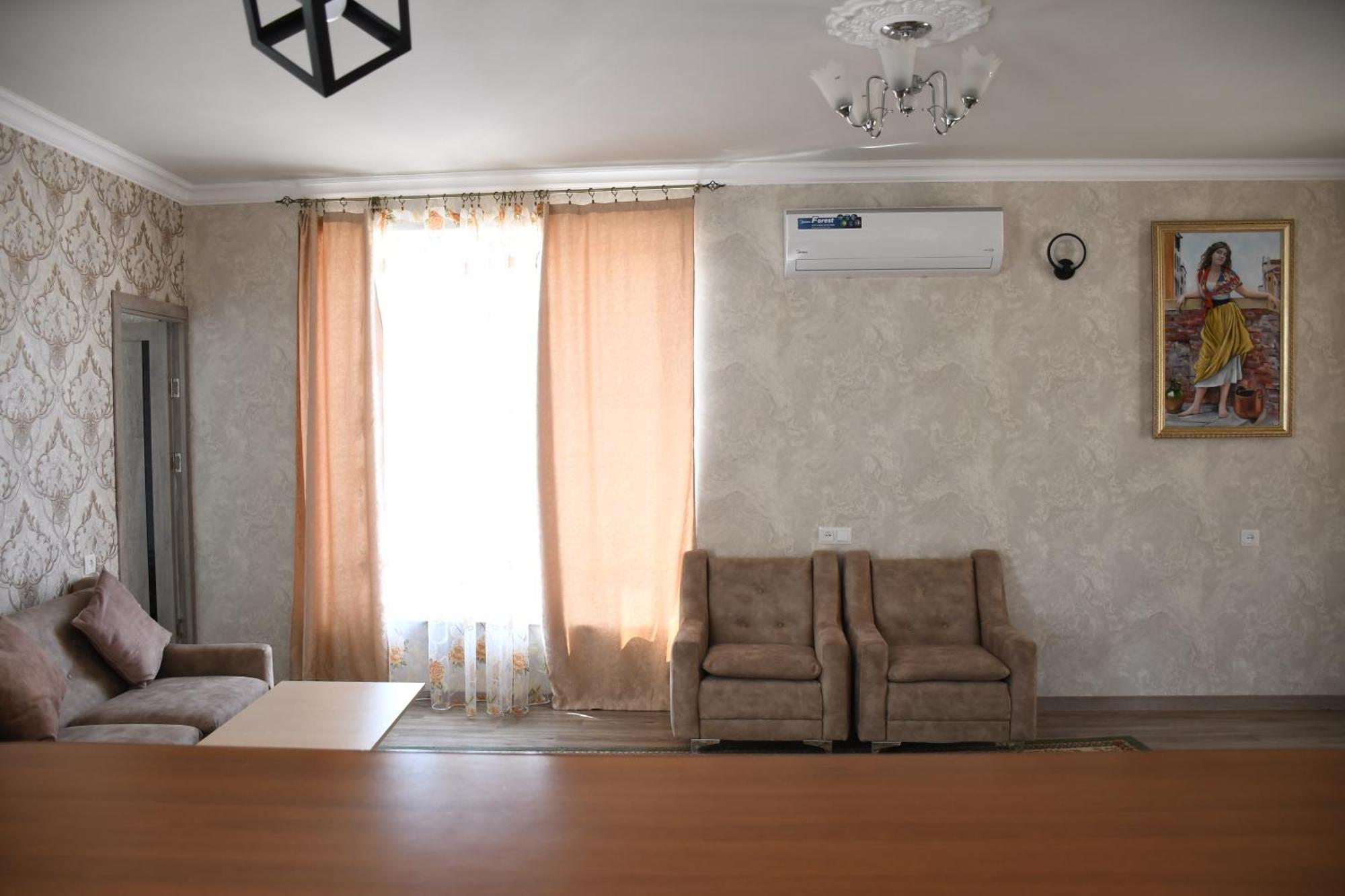 Armani Guest House Martuni Экстерьер фото